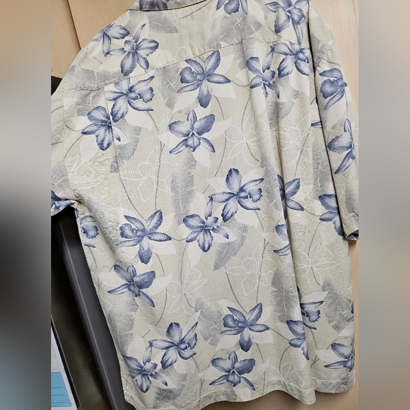 100% Silk Tommy Bahama Mens Button Down Size XL - Picture 3 of 6